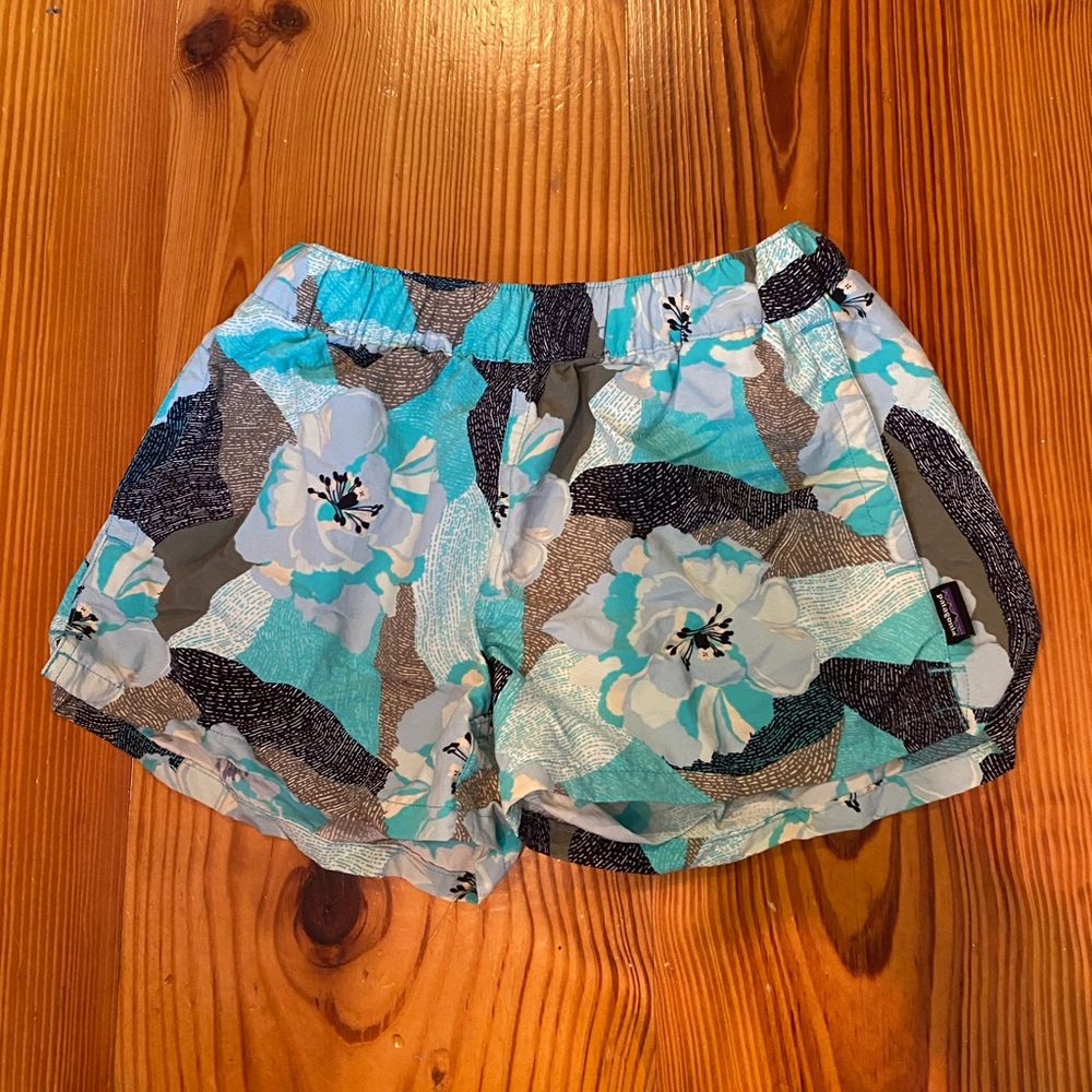 super cute Patagonia shorts!